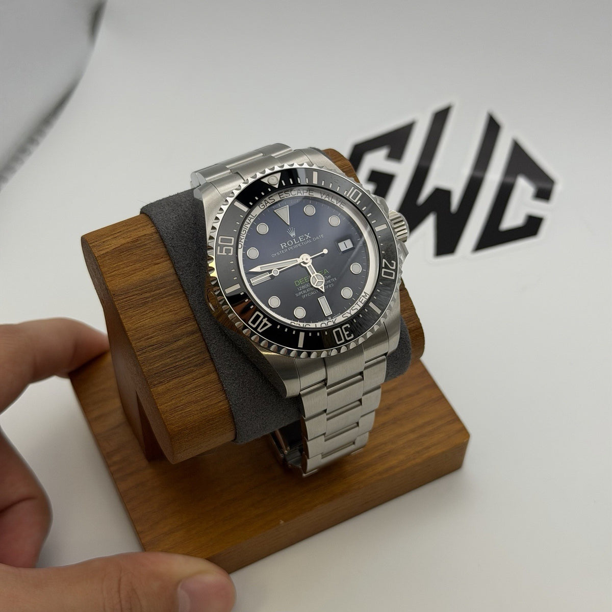 NEW ROLEX Deep Sea SEA-DWELLER 2025 136660 James Cameron Dark Blue