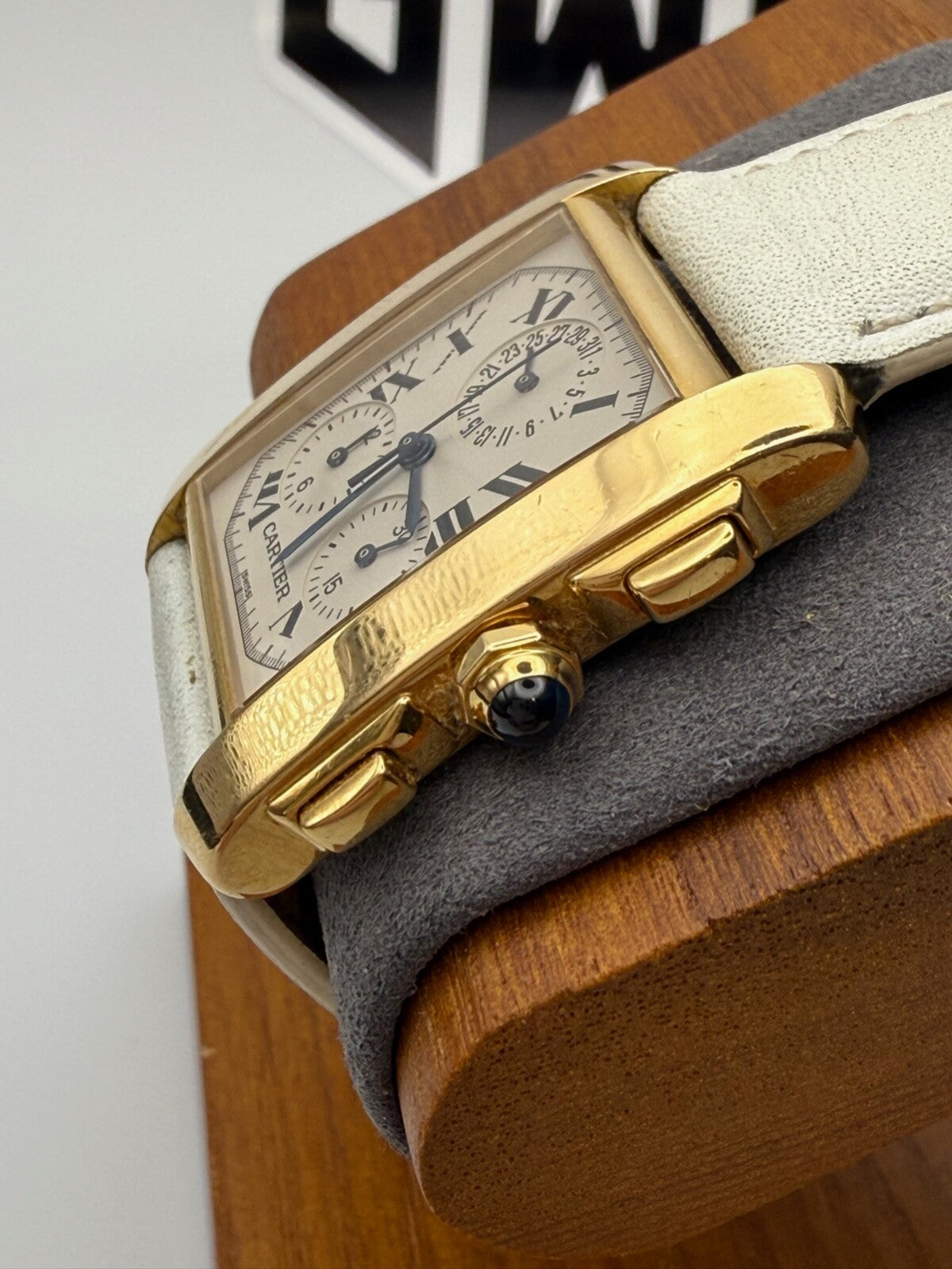Cartier Tank Francaise W5000556 18K Yellow Gold Quartz 28mm Chronograph