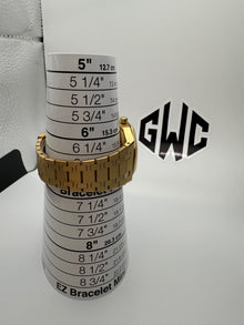Audemars Piguet Royal Oak Day-Date 25572BA Champagne Owl Dial 18K Yellow Gold