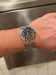 Rolex GMT Master 1675 W/ Papers 1965 1.1 Million Pepsi Oyster Watch