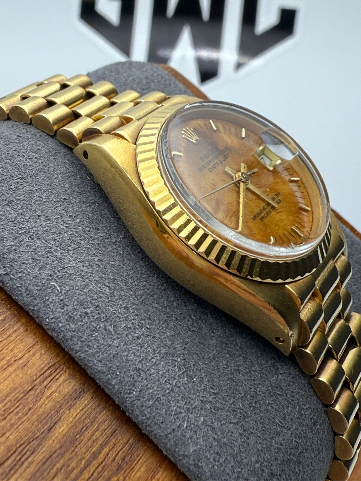 Rolex Datejust President 6917 18K Yellow Gold Factory Burl Wood Dial 26mm