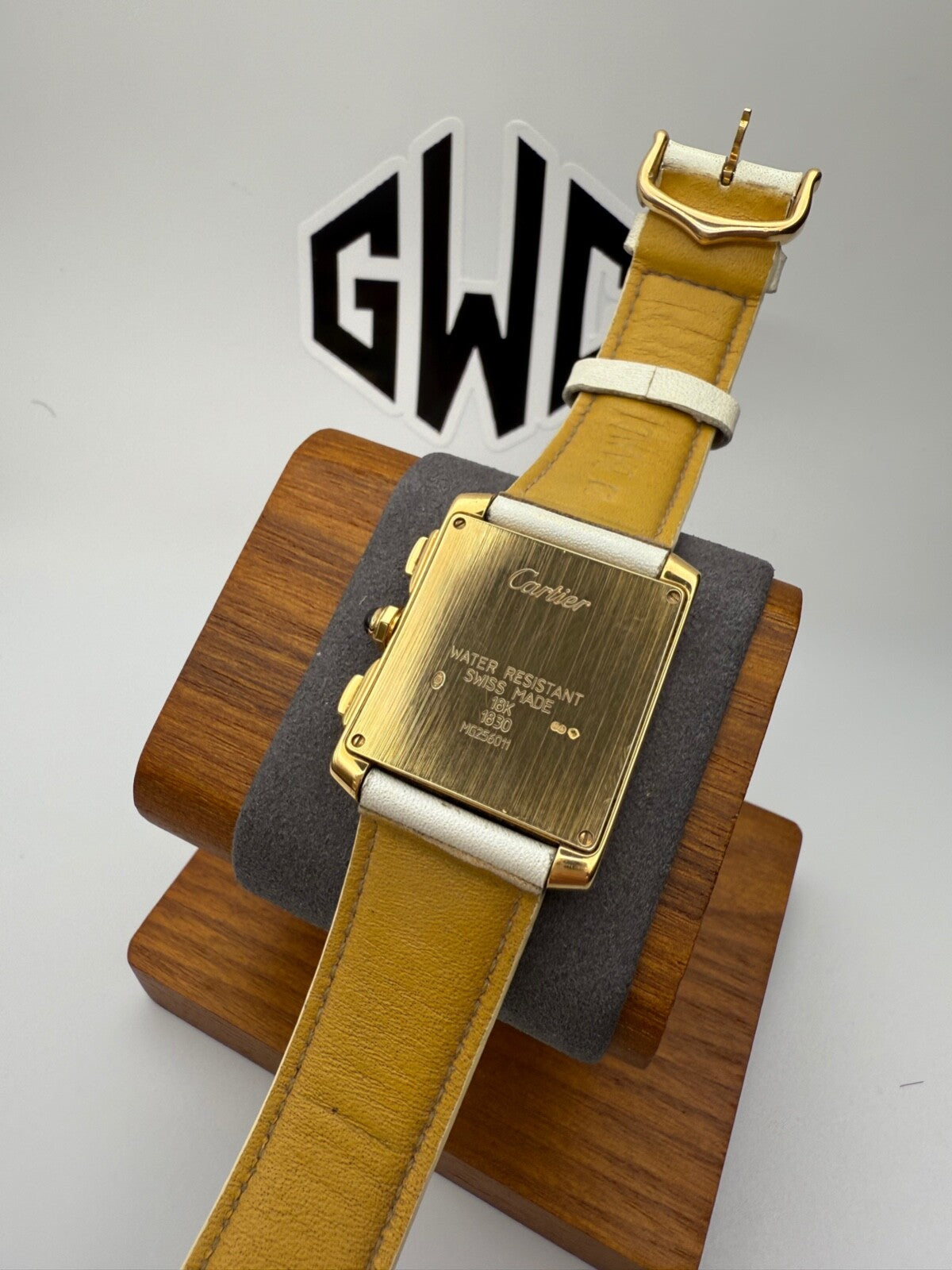 Cartier Tank Francaise W5000556 18K Yellow Gold Quartz 28mm Chronograph