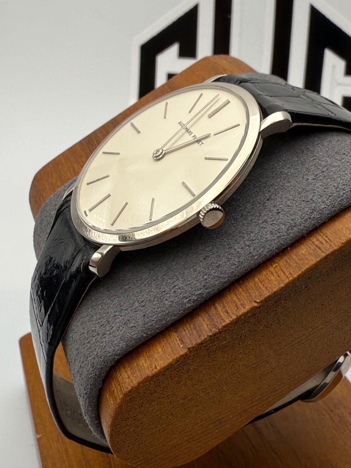 Audemars Piguet Vintage 18K White Gold Ivory Dial Ultra Thin 33mm